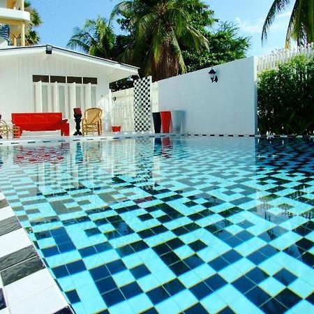 The Hen Hua Hin Hotel Екстериор снимка