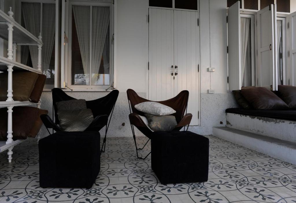 The Hen Hua Hin Hotel Стая снимка